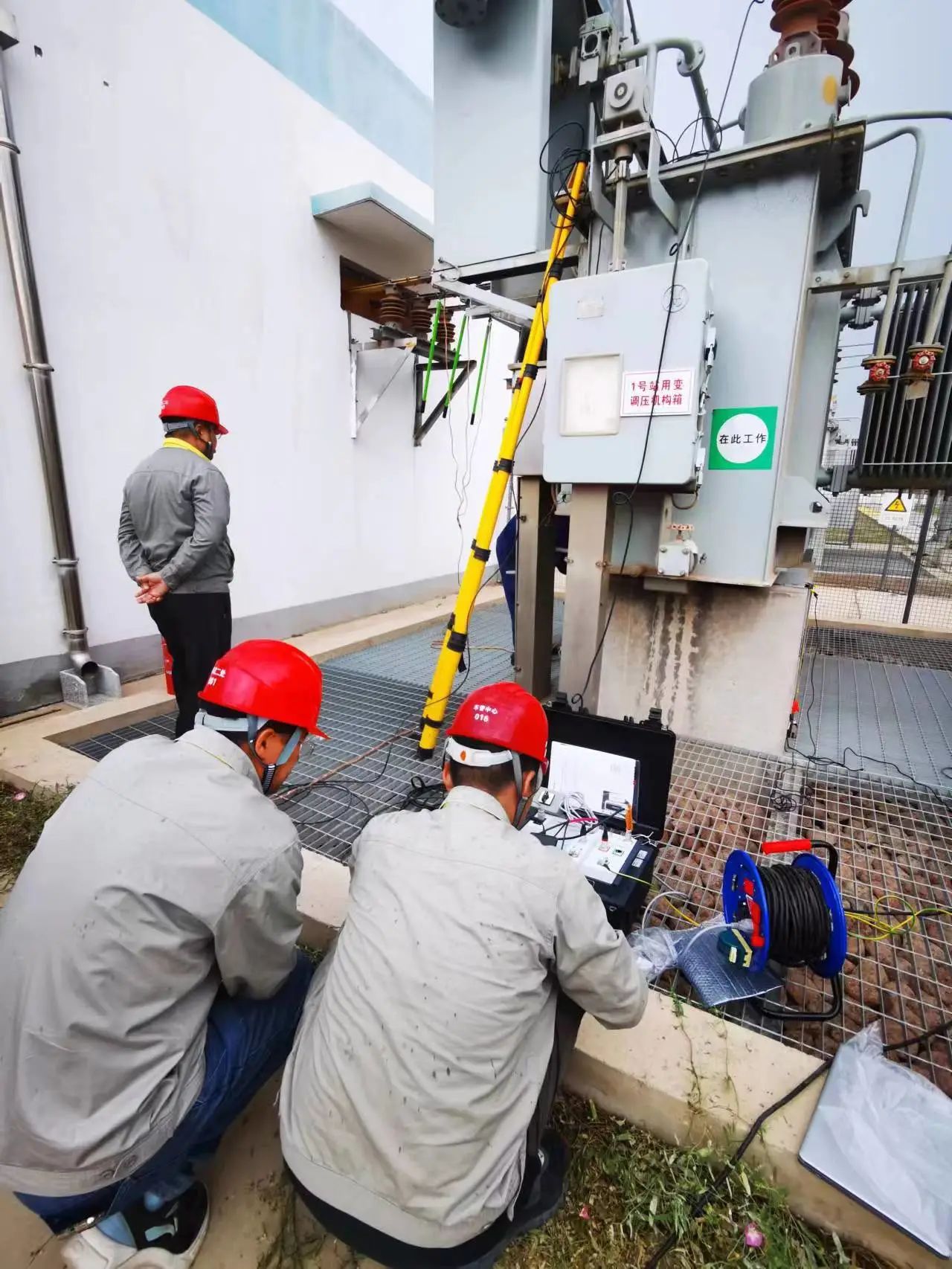 內蒙古超高壓供電公司500kV梅力更變電站 內蒙古超高壓供電公司500kV梅力更變電站