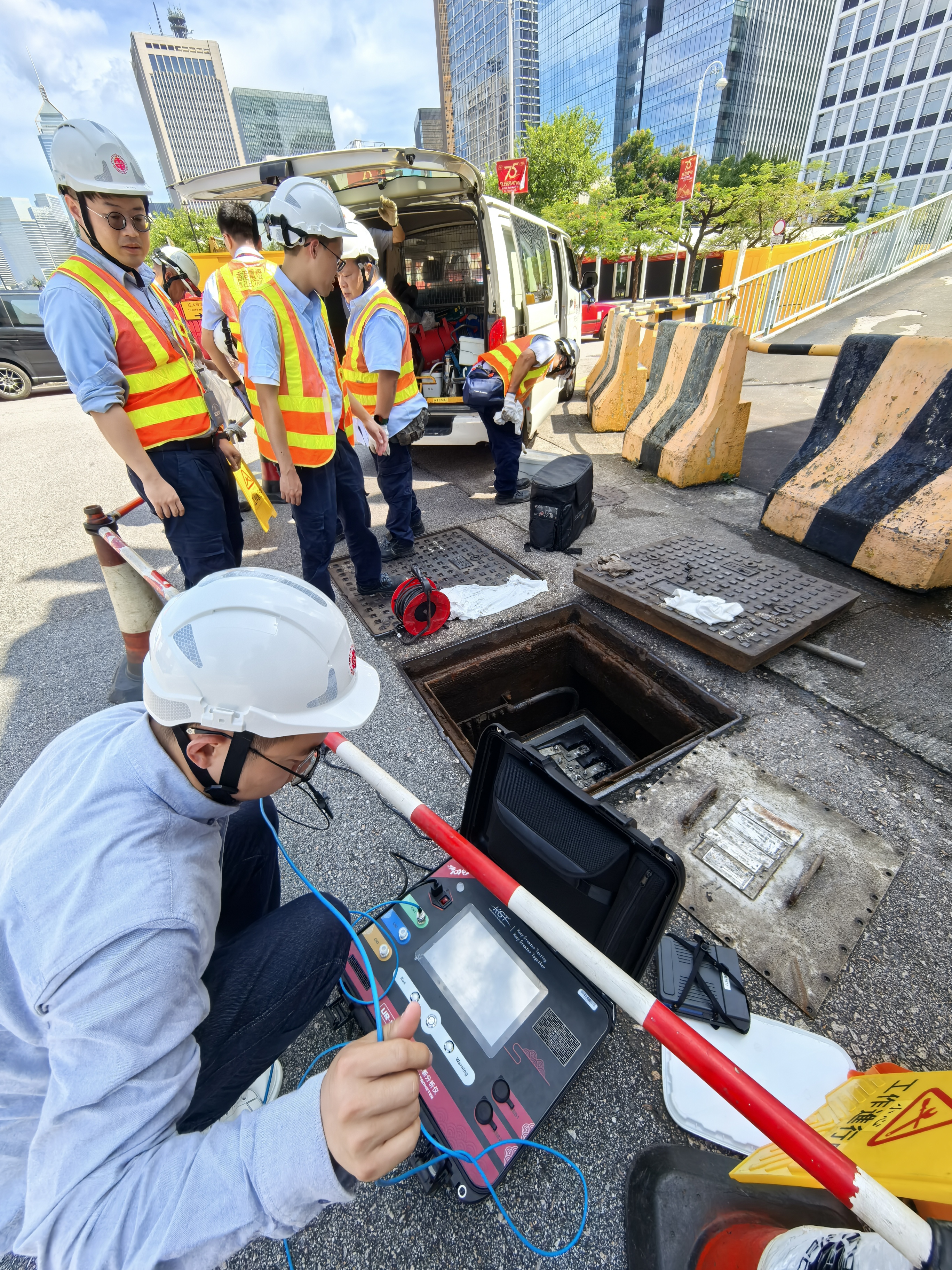 UR-15<a href='http://m.swschina.com/Ppzq/ersted.html'>電纜故障定位儀</a>檢測現場