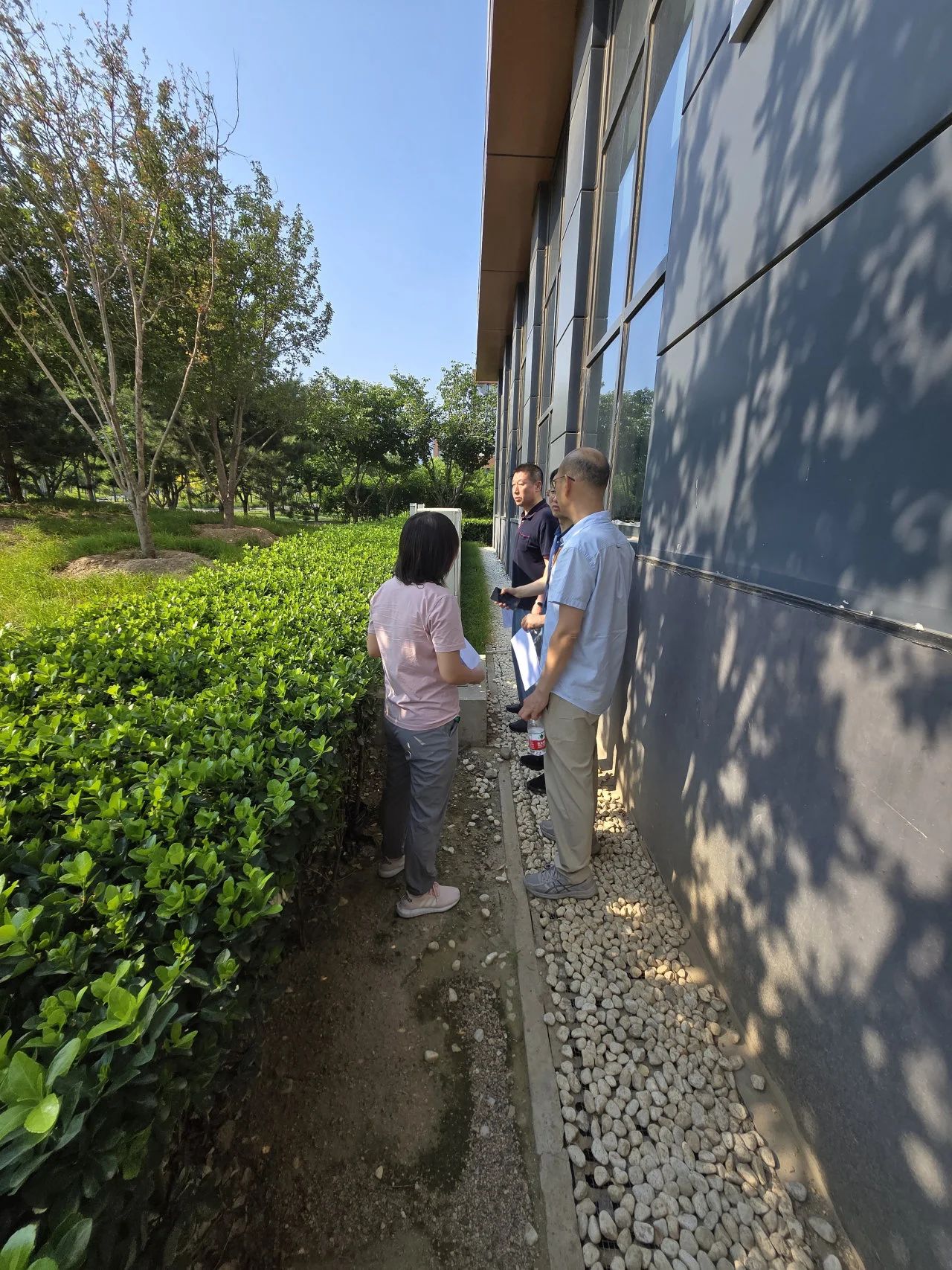 AT2327 區域輻射監測報*系統 AT2327 區域輻射監測報*系統